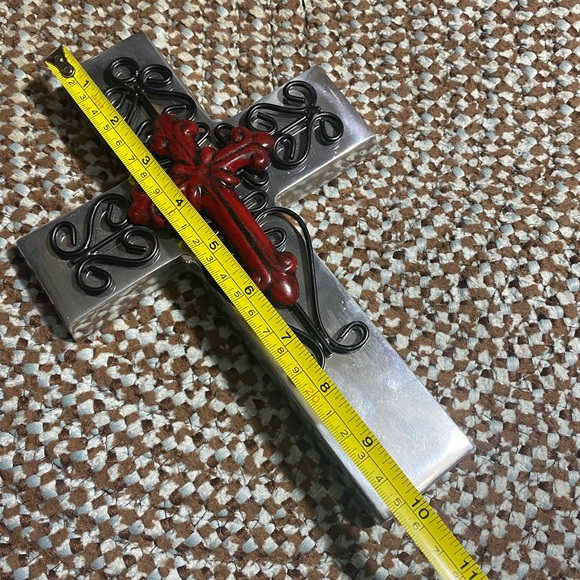 🆕Beautiful Heavy Silver Metal Scroll And Red Center Cross, OS - Picture 7 of 8